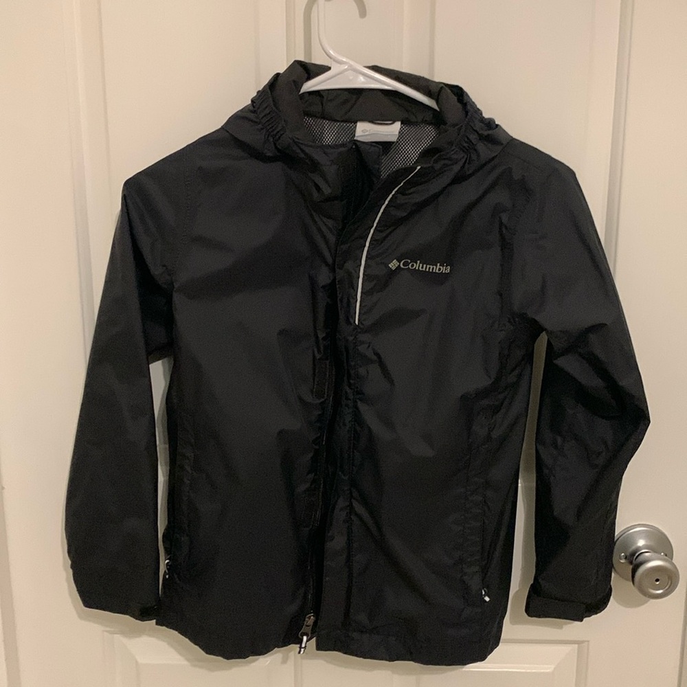 Columbia kids boy rain jacket size small 8 in excellent condition.